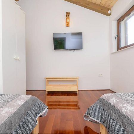 Villa David - Luxurious Secluded Villa With A Heated Pool Butkovići Eksteriør bilde