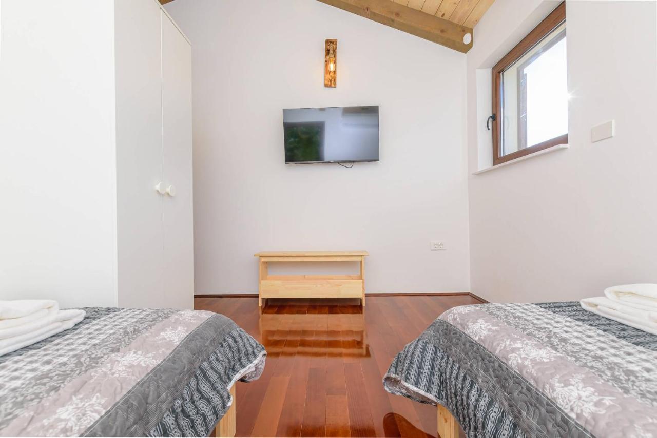 Villa David - Luxurious Secluded Villa With A Heated Pool Butkovići Eksteriør bilde